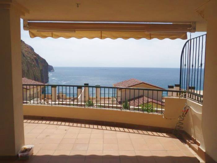 Apartment with 2 bedrooms near the marina Campomanes in Altea. Urbanization with beatiful communal pool and gardens.